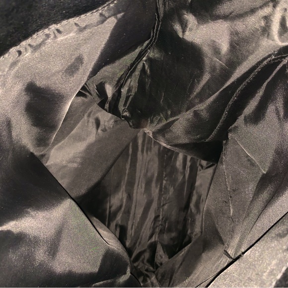 USED BLACK VICTORIA SECRET TOTE - Picture 3 of 9